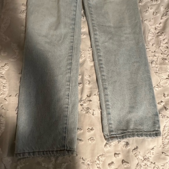 light wash mom jeans - Picture 6 of 6